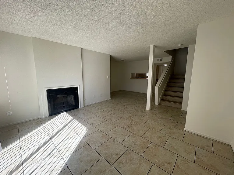 1221 N Peach Ave #152 — Photo 8