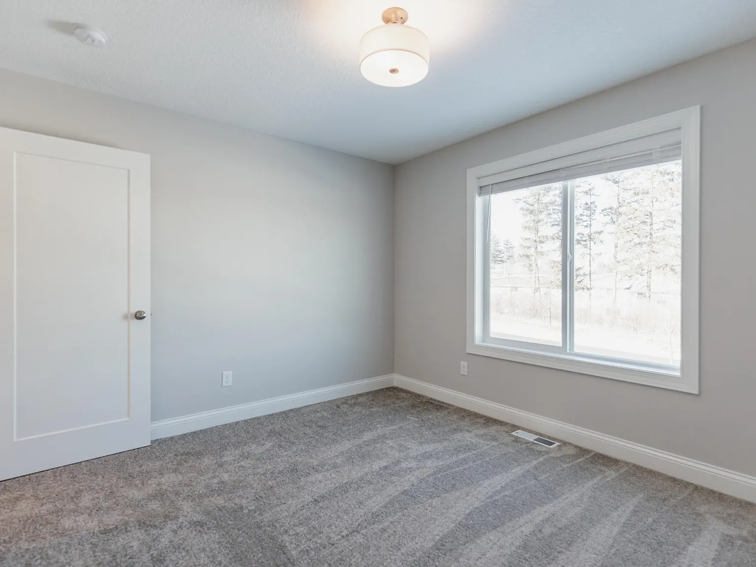 3 bed, 1913 sqft, $2,800 — Photo 3