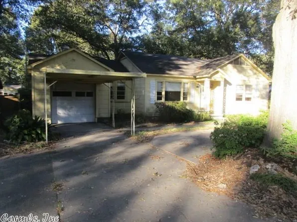 804 W 15th St, Stuttgart, AR 72160