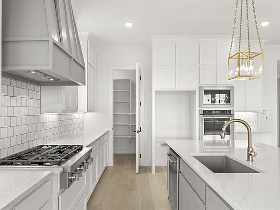 7th image of this home