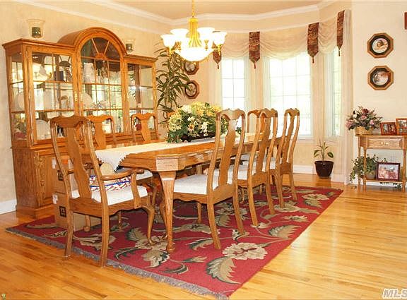 5th image of 7 Canterbury Ct