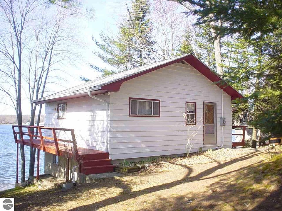 1st image of 2107 Ojibway Trl