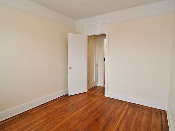 4th image of 28-26 44th St #1F