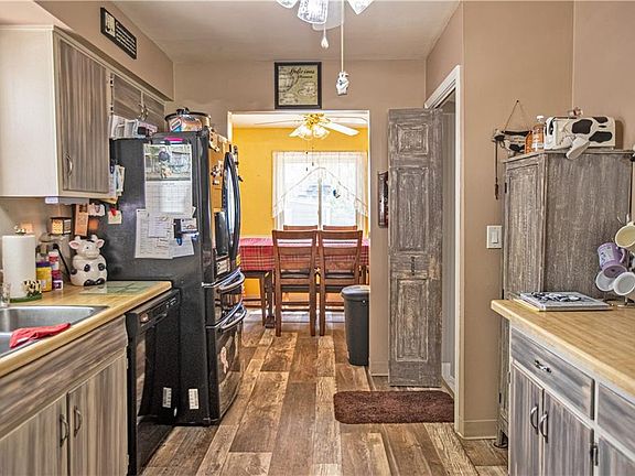 4th image of 5831 Robert Dr