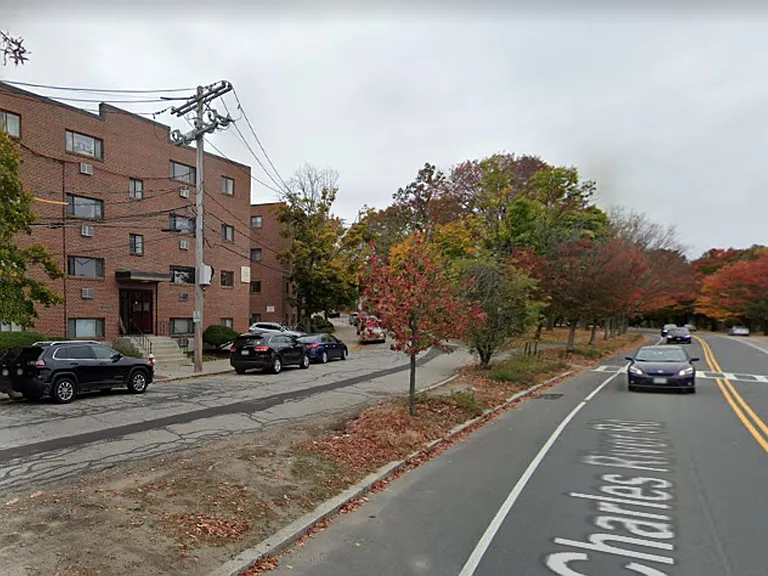 16 Riverside St #32 — Photo 7
