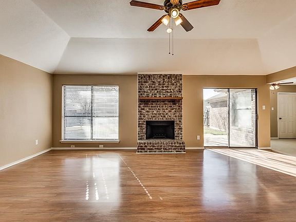 5th image of 714 Echo Dr
