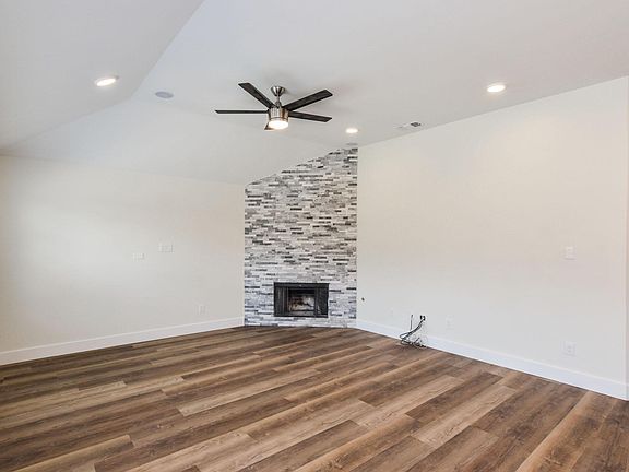 2nd image of 11004 Stream Bend Dr