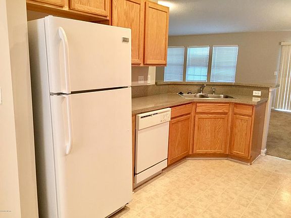 4th image of 8086 Keswick Ct