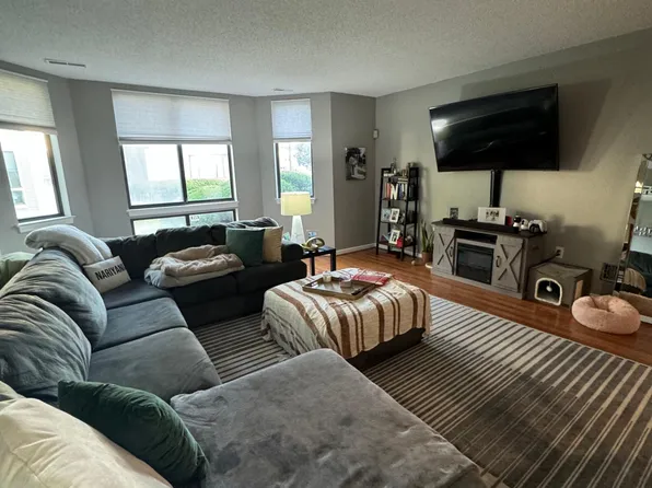 999 Whalley Ave Unit 2D, New Haven, CT 06515