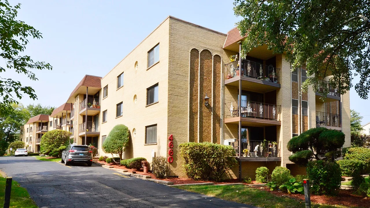 2 bed, 1100 sqft, $2,300 — Photo 1