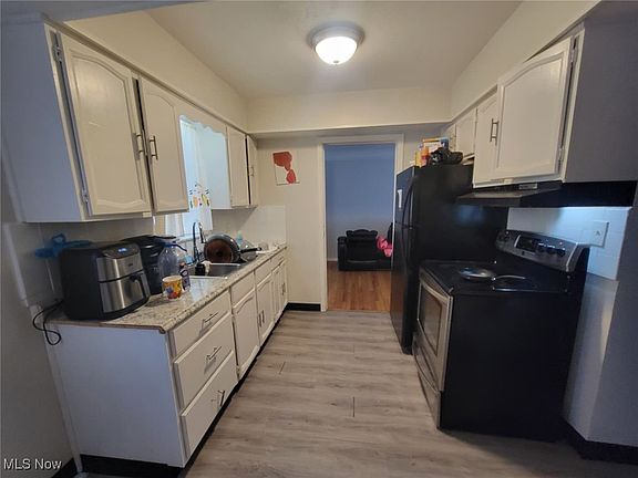 2nd image of 3802 Fairoaks Rd