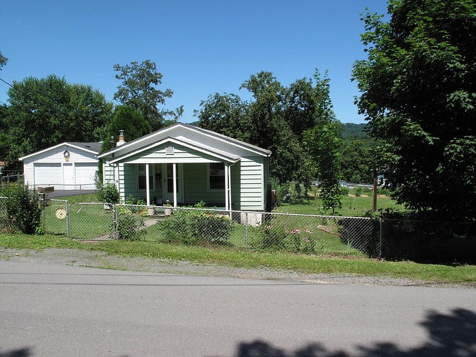 1st image of 129 1st Ave