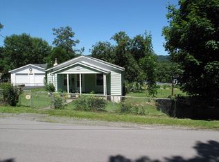 129 1st Ave, Fayetteville, WV 25840