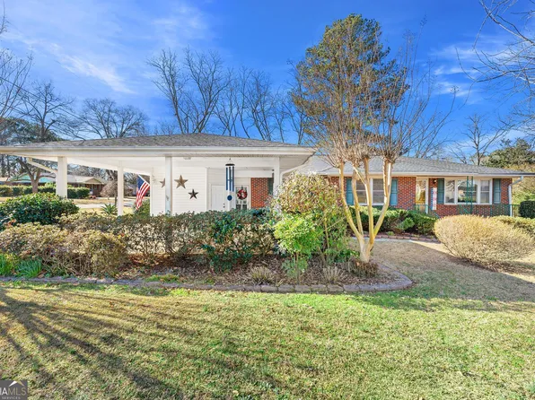 231 Race St, Hartwell, GA 30643