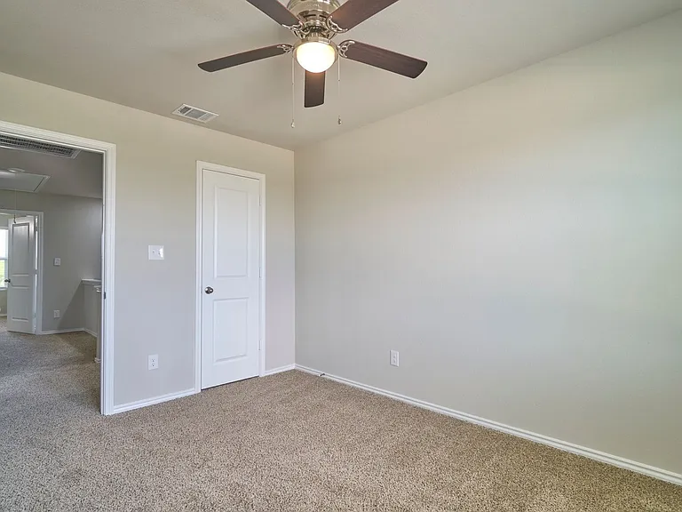 486 Abigail Aly — Photo 16