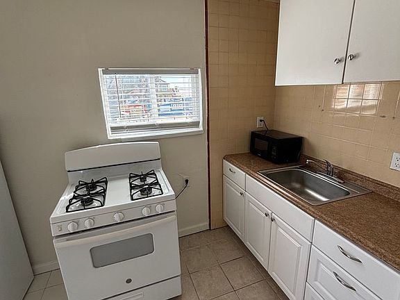 2nd image of 4217 Oliver Ct APT 1