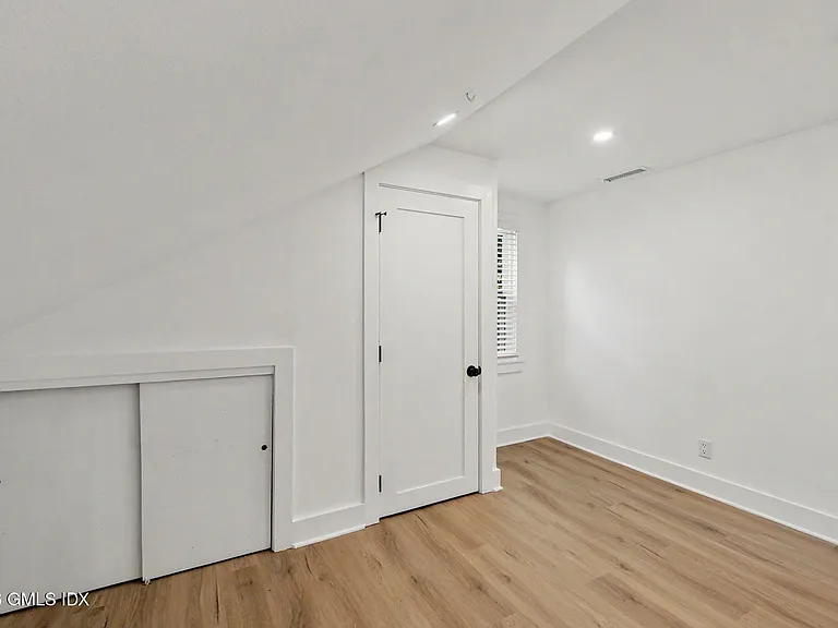 25 Hoover Rd — Photo 17