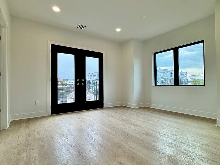 Unit Photo