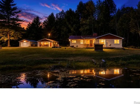573 Gregory Dr, West Branch, MI 48661