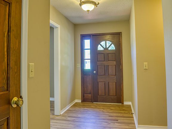 5th image of 129 Oak Hill Dr
