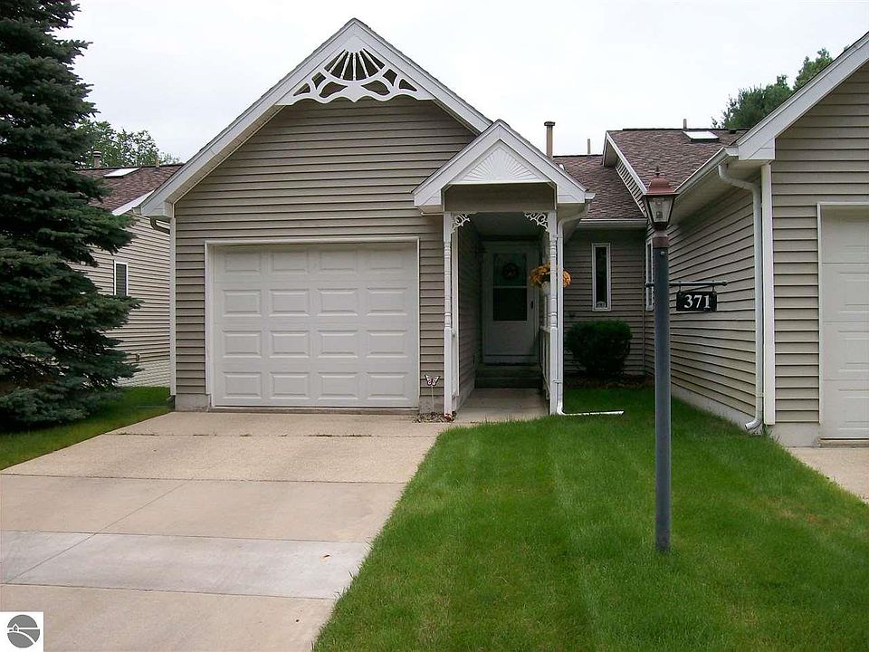 1st image of 371 Irons Park Dr