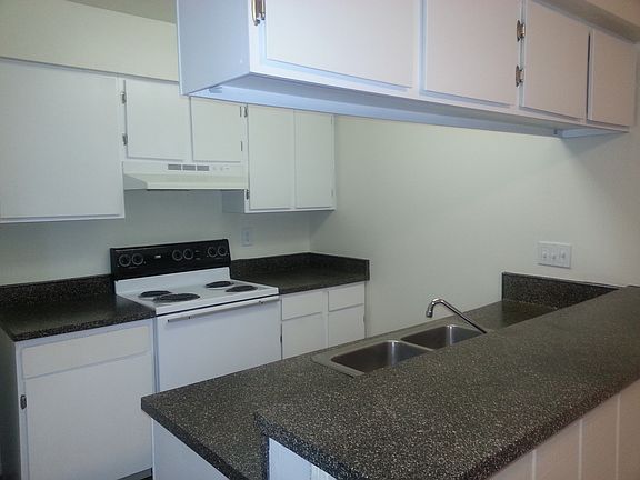 4th image of 2376 Walden Glen Cir APT C