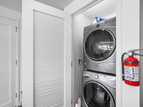 800 Avenue At Port Imperial image 12 of 28