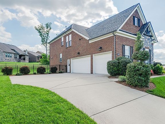 3rd image of 1675 Briarcliff Dr