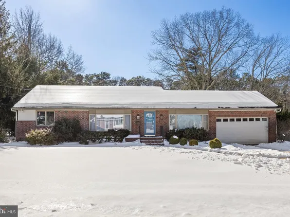 136 Paradise Dr, Voorhees, NJ 08043
