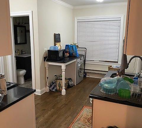 3rd image of 3820 N Greenview Ave #1S