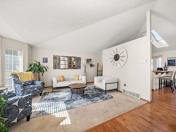2nd image of 1108 W Creekstone Ave