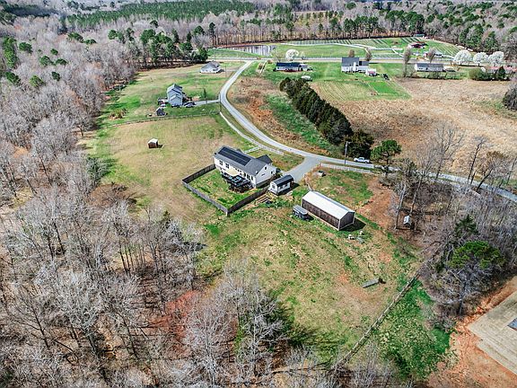 2nd image of 230 Spring View Ln