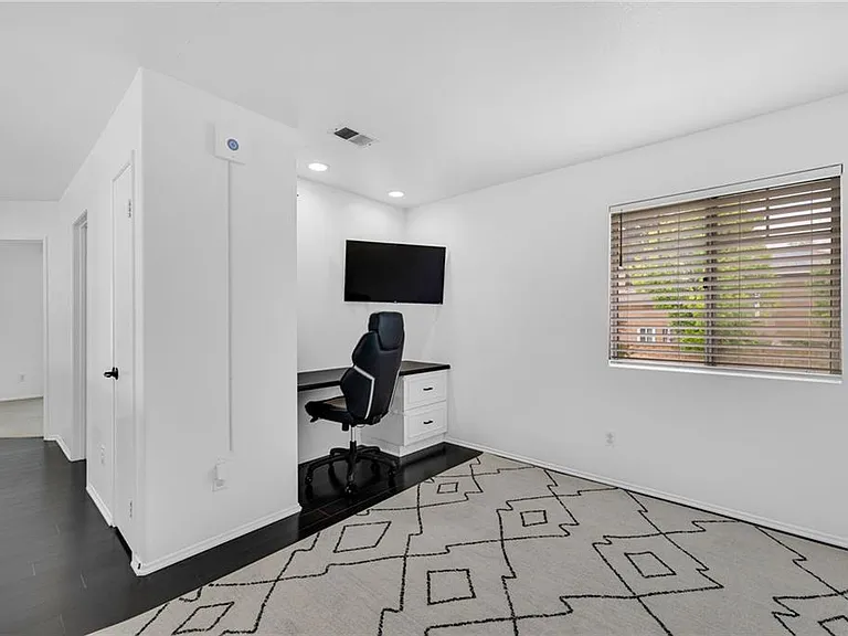 27626 Morning Glory Pl — Photo 4