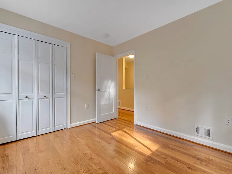 9017 Manchester Rd — Photo 11