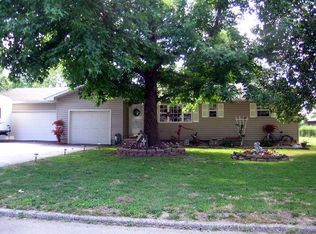 105 N Huffman Ave, Strafford, MO 65757