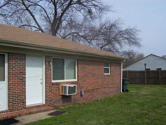 3rd image of 2506 Wyoming Ave #B