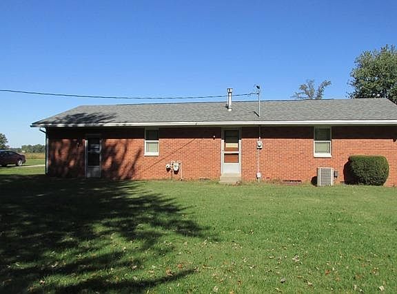 2nd image of 1423 Melody Ln