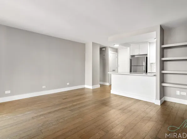 330 East 39th Street image 9 of 18