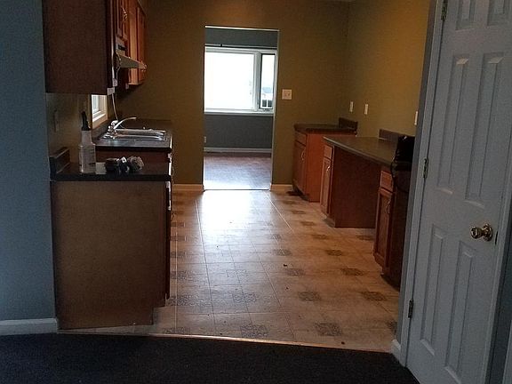 3rd image of 8118 N William St