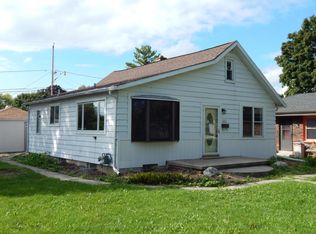 3613 S 32nd St, Greenfield, WI 53221