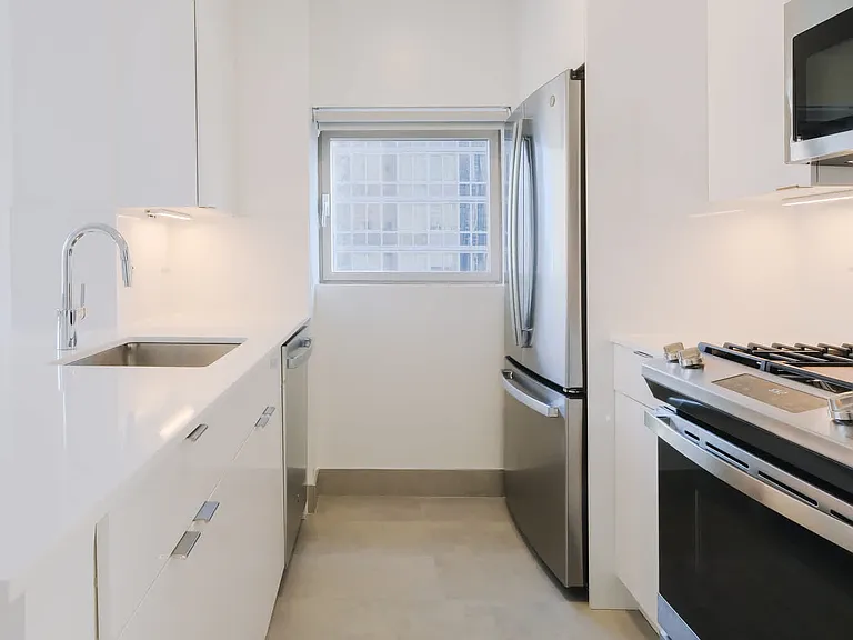 777 6th Ave #16F — Photo 48