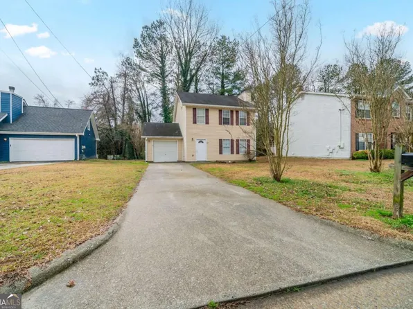 821 Stonebridge Park Cir, Lithonia, GA 30058