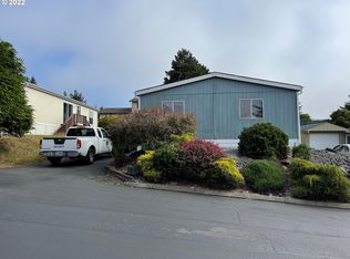 1207 Embarcadero Cir, Coos Bay, OR 97420