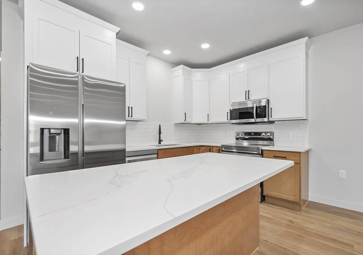 3 bed, 1364 sqft, $2,100 — Photo 3