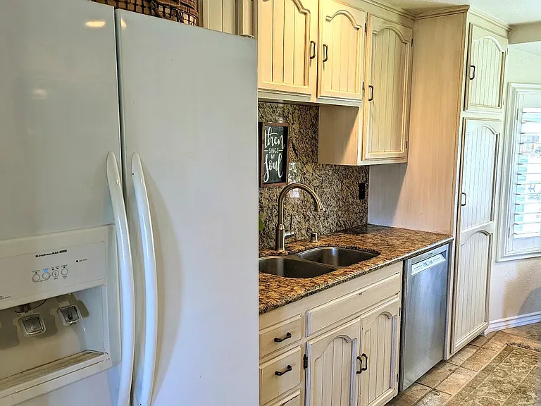 Kitchen / sink area
