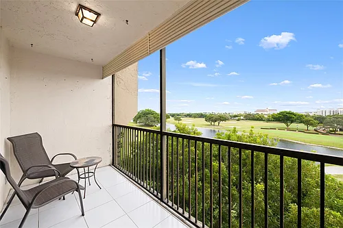 3300 W Rolling Hills Cir Photo 1
