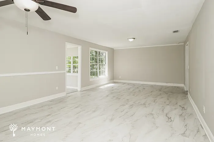 4629 Harden Blvd — Photo 3