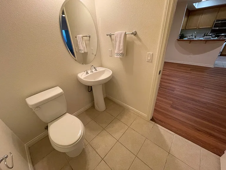 Glenoaks Villas — Photo 65