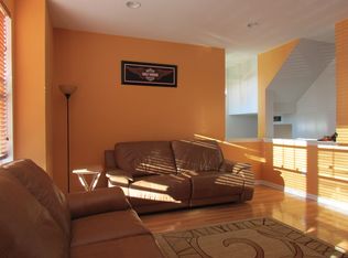 1206 Hawthorn Way, New Windsor, NY 12553