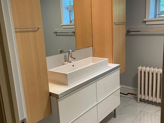 3rd image of 3549 Sunnyside Ave Floor 1